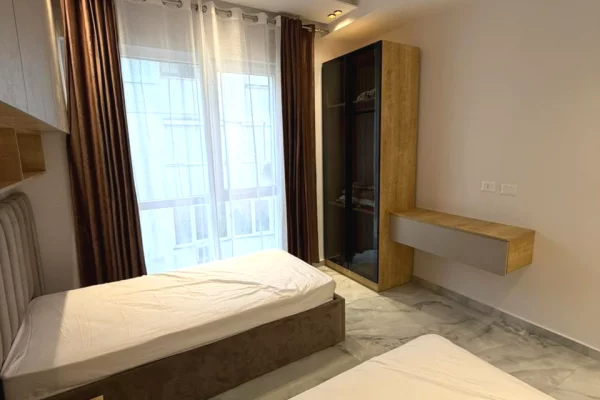 Shtepi ne shitje Apartament ne Durres, 2+1, Mobilimi E mobiluar, Pagesa 235,000  Euro.