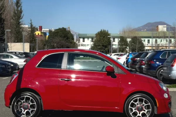 Makina ne shitje ne Tirane - 5,300 Euro