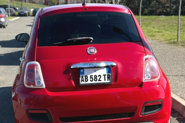 Makina ne shitje ne Tirane - 5,300 Euro