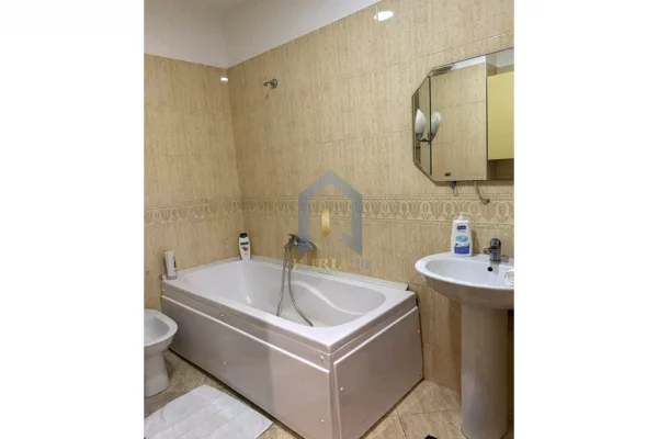 Shtepi me qera Apartament ne Tirane, 3+1, Mobilimi E mobiluar, Pagesa 1,600  Euro.