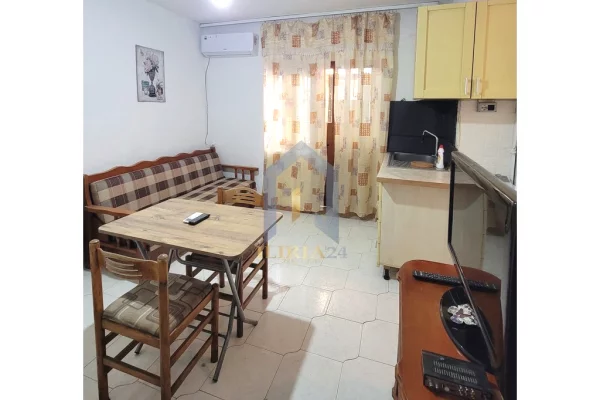 Shtepi me qera Apartament ne Tirane, Garsoniere, Mobilimi E mobiluar, Pagesa 280  Euro.