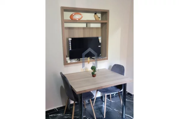 Shtepi me qera Apartament ne Tirane, 1+1, Mobilimi E mobiluar, Pagesa 400  Euro.
