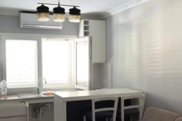 SHITEN 2 APARTAMENT 1+1 TEK RRUGA E BARRIKADAVE