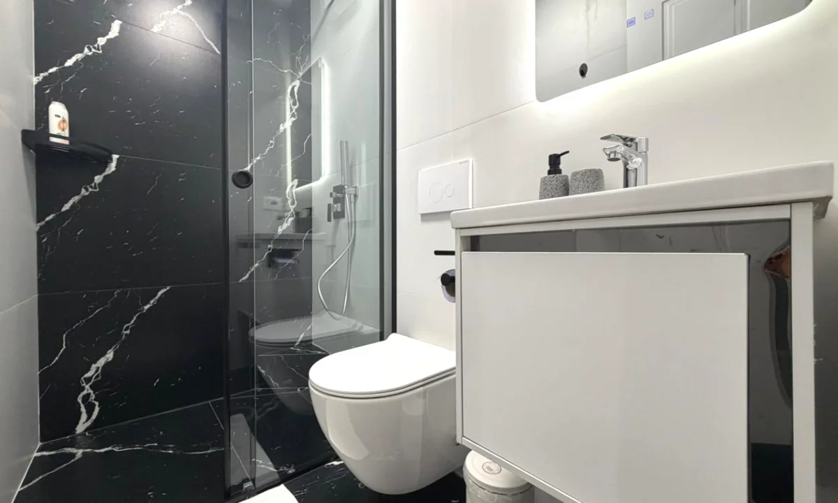 Shtepi ne shitje Apartament ne Tirane, 1+1, Mobilimi E mobiluar, Pagesa 193,000  Euro.