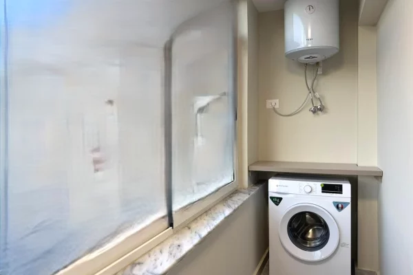 Shtepi ne shitje Apartament ne Tirane, 1+1, Mobilimi E mobiluar, Pagesa 193,000  Euro.