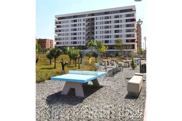 Shtepi ne shitje Apartament ne Tirane, 2+1, Mobilimi Bosh, pa mobiluar, Pagesa 114,494  Euro.