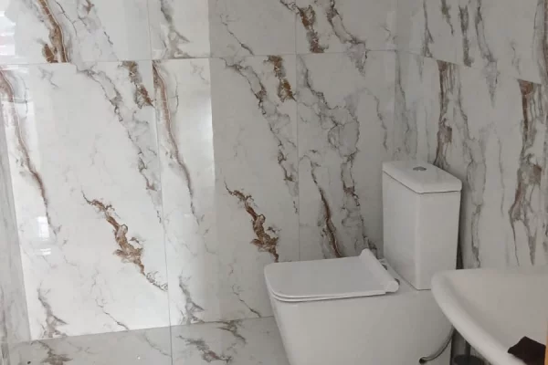 Ambiente Commerciale in Affitto 1+1 a Tirana - 700 Euro