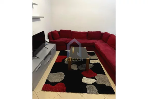 Shtepi me qera Apartament ne Tirane, 1+1, Mobilimi E mobiluar, Pagesa 500  Euro.