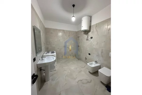 Appartamento in affitto a Tirana 2+1, Arredato