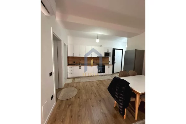 Appartamento in affitto a Tirana 2+1, Arredato