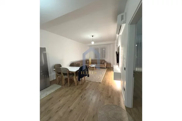 Appartamento in affitto a Tirana 2+1, Arredato