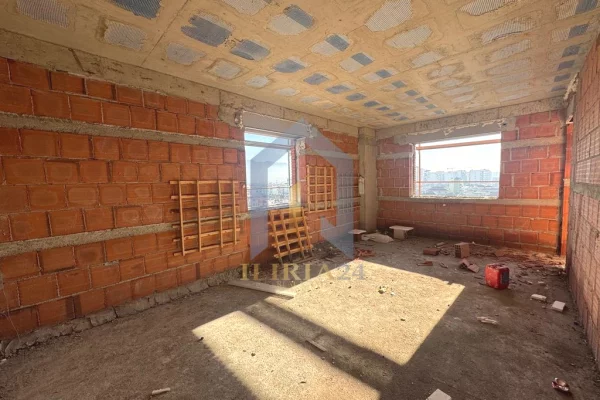 Apartament 2+1 per shitje ne "Kamez" Point Center