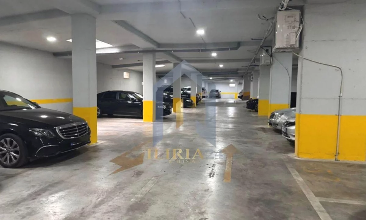 Post Parkimi per shitje "Pazari i Ri"