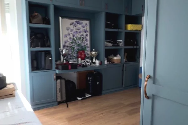 Shtepi ne shitje Apartament ne Tirane, 3+1, Mobilimi E mobiluar, Pagesa 800,000  Euro.