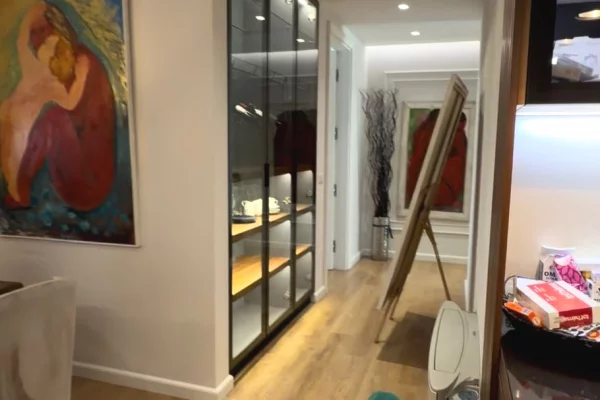 Shtepi ne shitje Apartament ne Tirane, 3+1, Mobilimi E mobiluar, Pagesa 800,000  Euro.