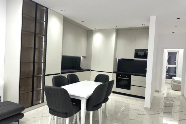 Shtepi me qera Apartament ne Tirane, 2+1, Mobilimi E mobiluar, Pagesa 850  Euro.