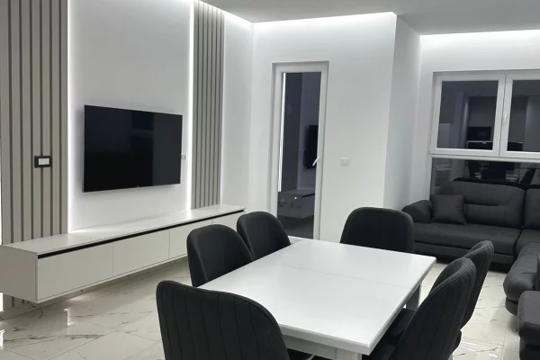 Shtepi me qera Apartament ne Tirane, 2+1, Mobilimi E mobiluar, Pagesa 850  Euro.