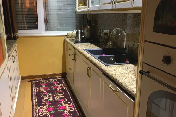 Shtepi ne shitje Apartament ne Tirane, 2+1, Mobilimi E mobiluar, Pagesa 360,000  Euro.