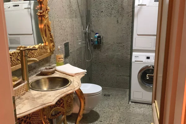 Shtepi ne shitje Apartament ne Tirane, 2+1, Mobilimi E mobiluar, Pagesa 360,000  Euro.