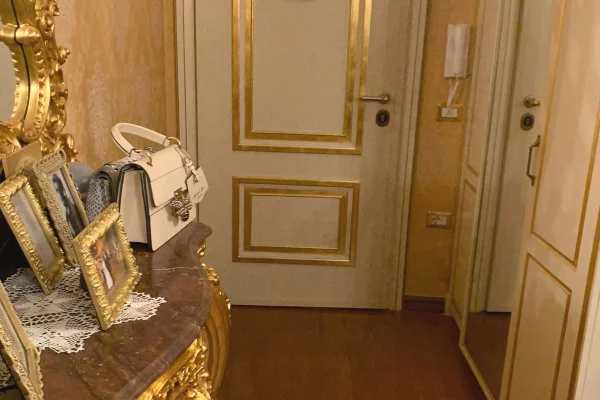 Shtepi ne shitje Apartament ne Tirane, 2+1, Mobilimi E mobiluar, Pagesa 360,000  Euro.