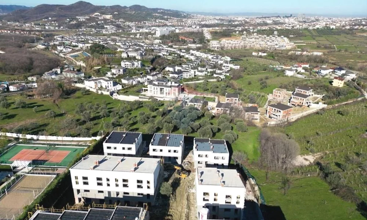 OKAZION! Shitet toke ne Lunder 