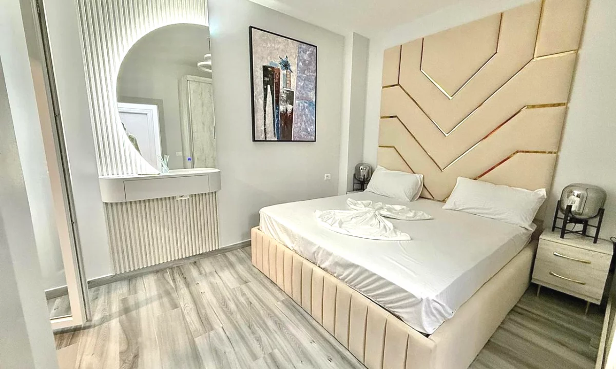 Shtepi me qera Apartament ne Tirane, 2+1, Mobilimi E mobiluar, Pagesa 550  Euro.