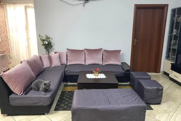 Shtepi ne shitje Apartament ne Tirane, 2+1, Mobilimi E mobiluar, Pagesa 173,000  Euro.