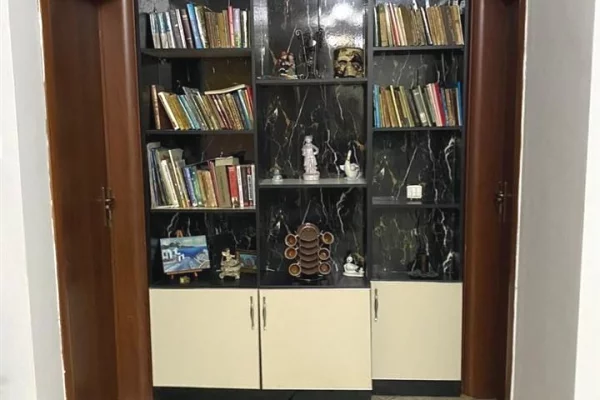 Shtepi ne shitje Apartament ne Tirane, 2+1, Mobilimi E mobiluar, Pagesa 173,000  Euro.