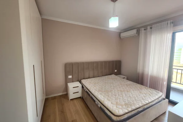 Shtepi me qera Apartament ne Tirane, 2+1, Mobilimi E mobiluar, Pagesa 750  Euro.