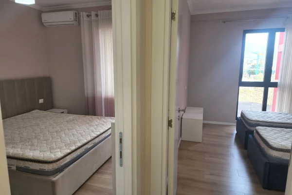 Shtepi me qera Apartament ne Tirane, 2+1, Mobilimi E mobiluar, Pagesa 750  Euro.