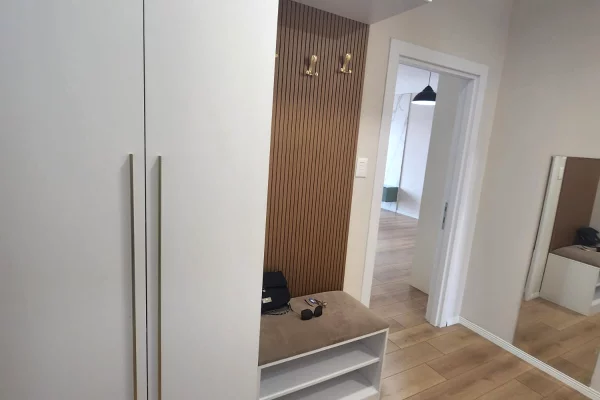 Apartament 2+1 per qira tek Farmacia 10