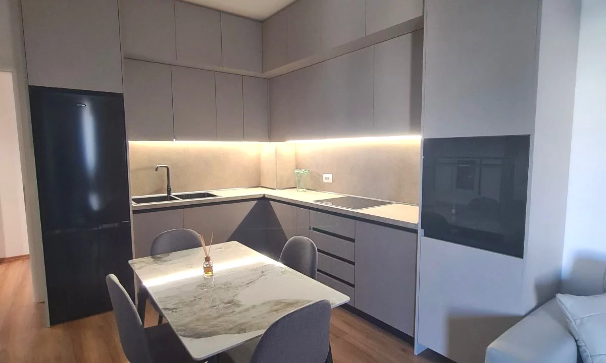 Shtepi me qera Apartament ne Tirane, 1+1, Mobilimi E mobiluar, Pagesa 700  Euro.