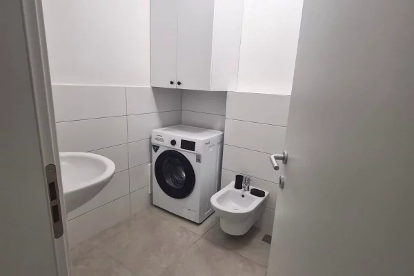 Shtepi me qera Apartament ne Tirane, 1+1, Mobilimi E mobiluar, Pagesa 700  Euro.