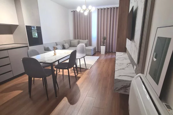 Shtepi me qera Apartament ne Tirane, 1+1, Mobilimi E mobiluar, Pagesa 700  Euro.