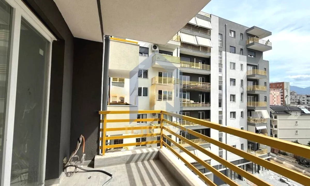 Shtepi ne shitje Apartament ne Tirane, 2+1, Mobilimi Bosh, pa mobiluar, Pagesa 169,487  Euro.