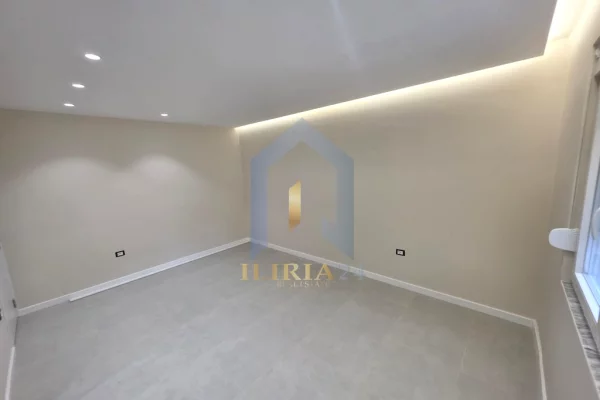 Shtepi ne shitje Apartament ne Tirane, 2+1, Mobilimi Bosh, pa mobiluar, Pagesa 165,000  Euro.