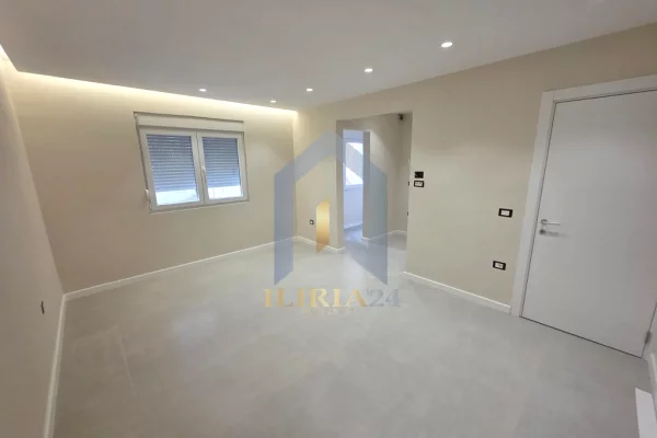 Shtepi ne shitje Apartament ne Tirane, 2+1, Mobilimi Bosh, pa mobiluar, Pagesa 165,000  Euro.
