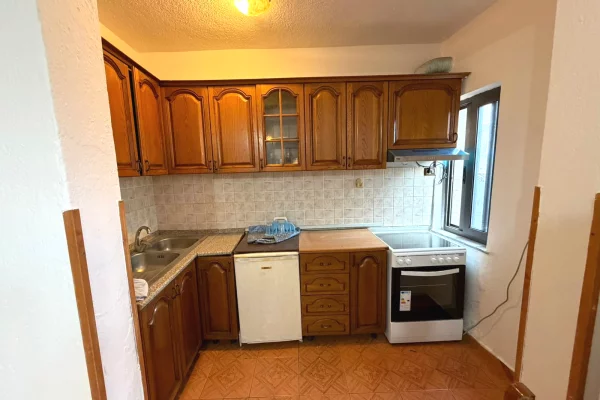 Shtepi me qera Apartament ne Tirane, 1+1, Mobilimi E mobiluar, Pagesa 300  Euro.