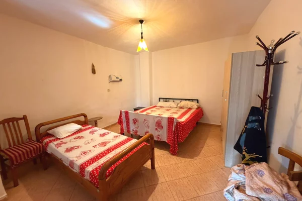 Shtepi me qera Apartament ne Tirane, 1+1, Mobilimi E mobiluar, Pagesa 300  Euro.