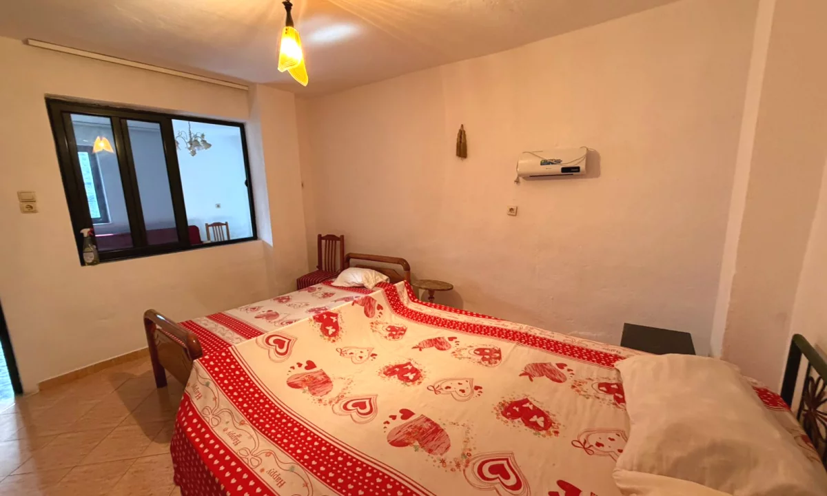 Shtepi me qera Apartament ne Tirane, 1+1, Mobilimi E mobiluar, Pagesa 300  Euro.