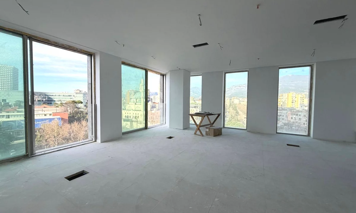 Ambient komercial per shitje tek Rruga e Elbasanit