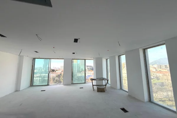 Ambient komercial per shitje tek Rruga e Elbasanit