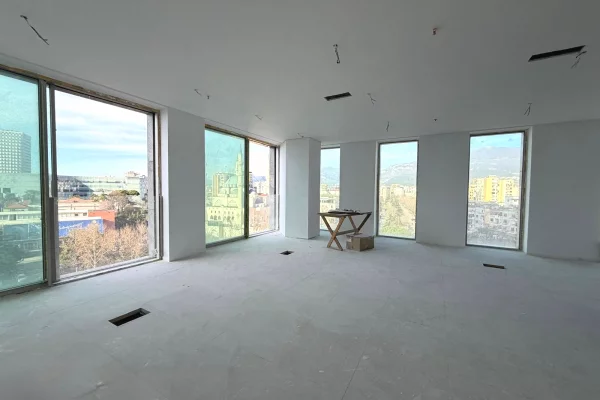 Ambient biznesi ne shitje 3+1 ne Tirane - 640,000 Euro