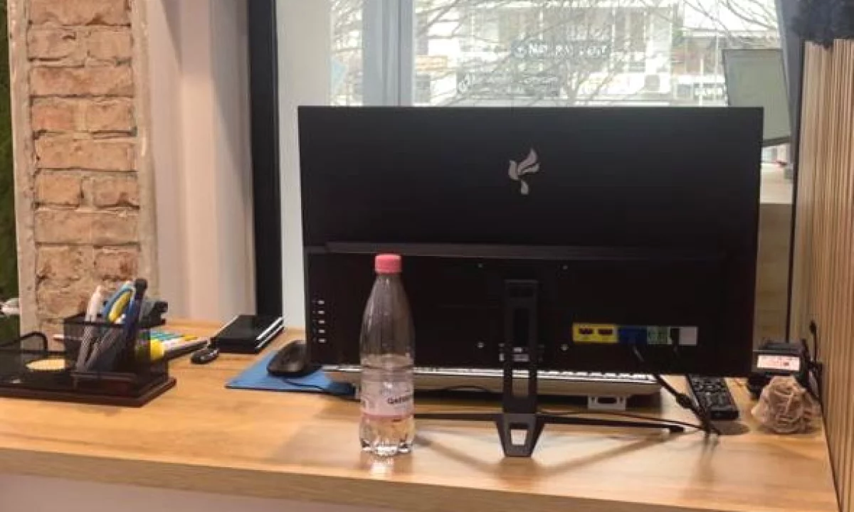 Shitet dyqan tek rruga Muhamet Gjollesha