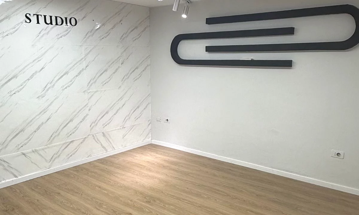 DYQAN ME QIRA TEK KAFE FLORA