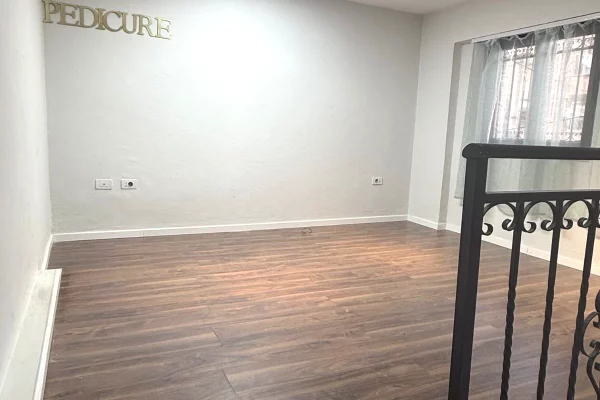 Ambient biznesi me qera 1+1 ne Tirane - 550 Euro