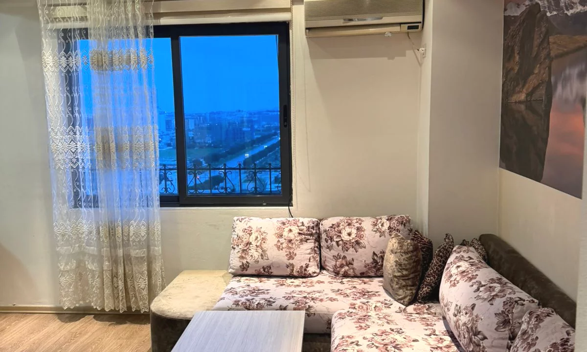 Shtepi me qera Apartament ne Tirane, 2+1, Mobilimi E mobiluar, Pagesa 550  Euro.