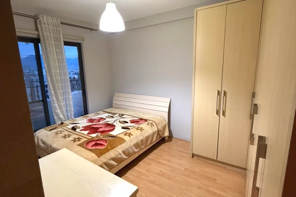 Shtepi me qera Apartament ne Tirane, 2+1, Mobilimi E mobiluar, Pagesa 550  Euro.