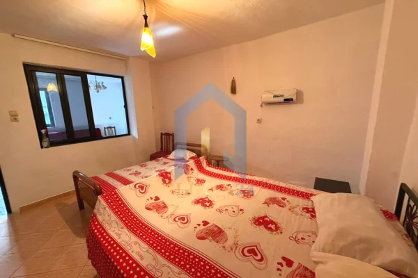 Shtepi me qera Apartament ne Tirane, 1+1, Mobilimi E mobiluar, Pagesa 300  Euro.