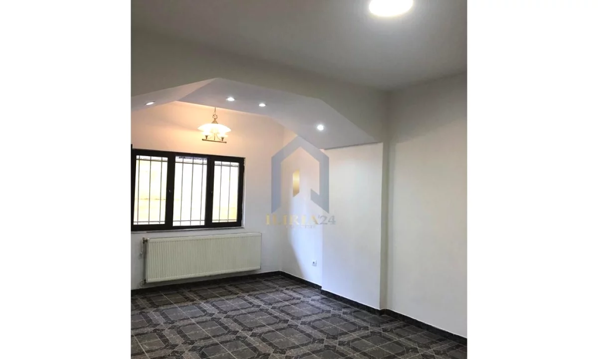 Shtepi me qera Apartament ne Tirane, 3+1, Mobilimi Bosh, pa mobiluar, Pagesa 700  Euro.